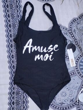 Amuse Society Sz S NWT Evie One Piece Swimsuit Black Small Graphic Script